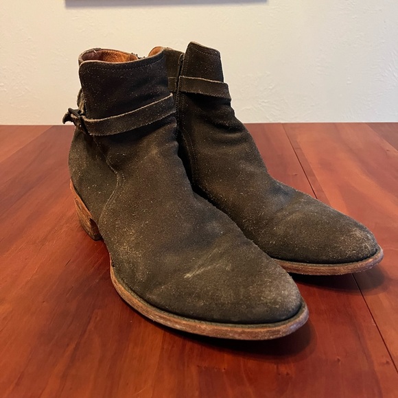 Frye Men\'s Dark Grey Suede Ankle Boots